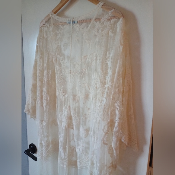 She + Sky Cream Lace Kimono Robe Coverup Boho Style Size Medium / Large - Picture 11 of 16
